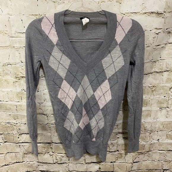 J Crew Gray Pink Argyle Print Merino Wool V Neck Thin Knit Sweater - Picture 1 of 4